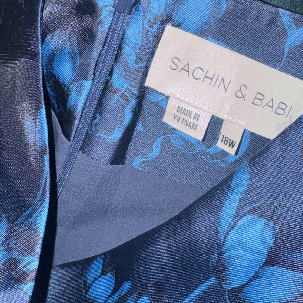 NEW Sachin & Babi Brooke Floral Sleeveless Empire Waist Mikado Blue Gown Sz 18w - Picture 6 of 7